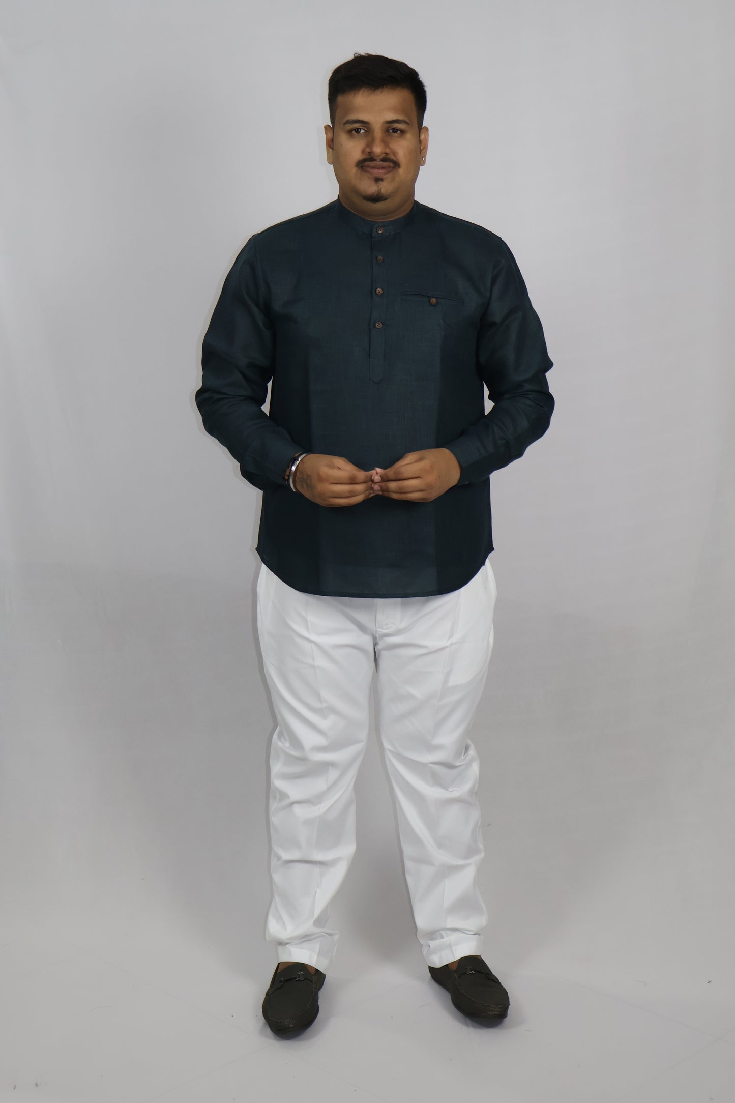SHARPLINEN MEN'S FULL SLEEVE KURTA BOTTLE GREEN