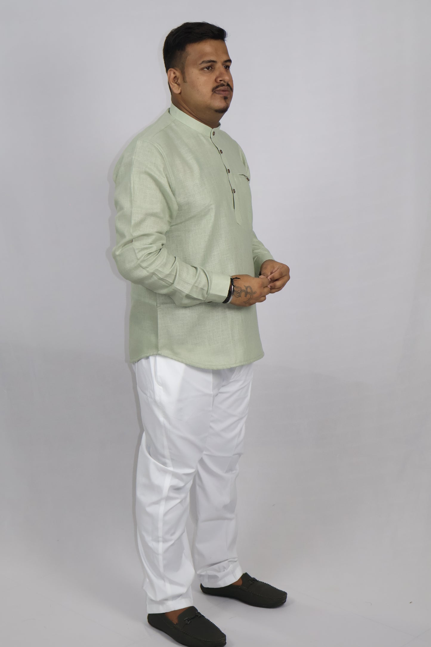 SHARPLINEN MEN'S FULL SLEEVE KURTA LIGHT GREEN