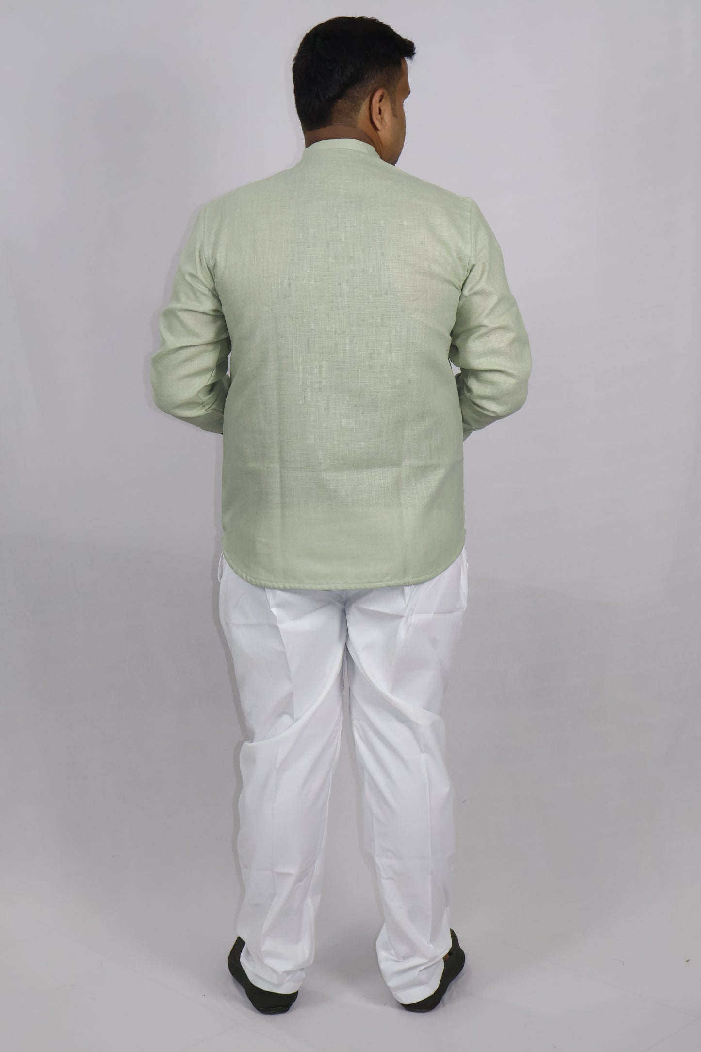 SHARPLINEN MEN'S FULL SLEEVE KURTA LIGHT GREEN
