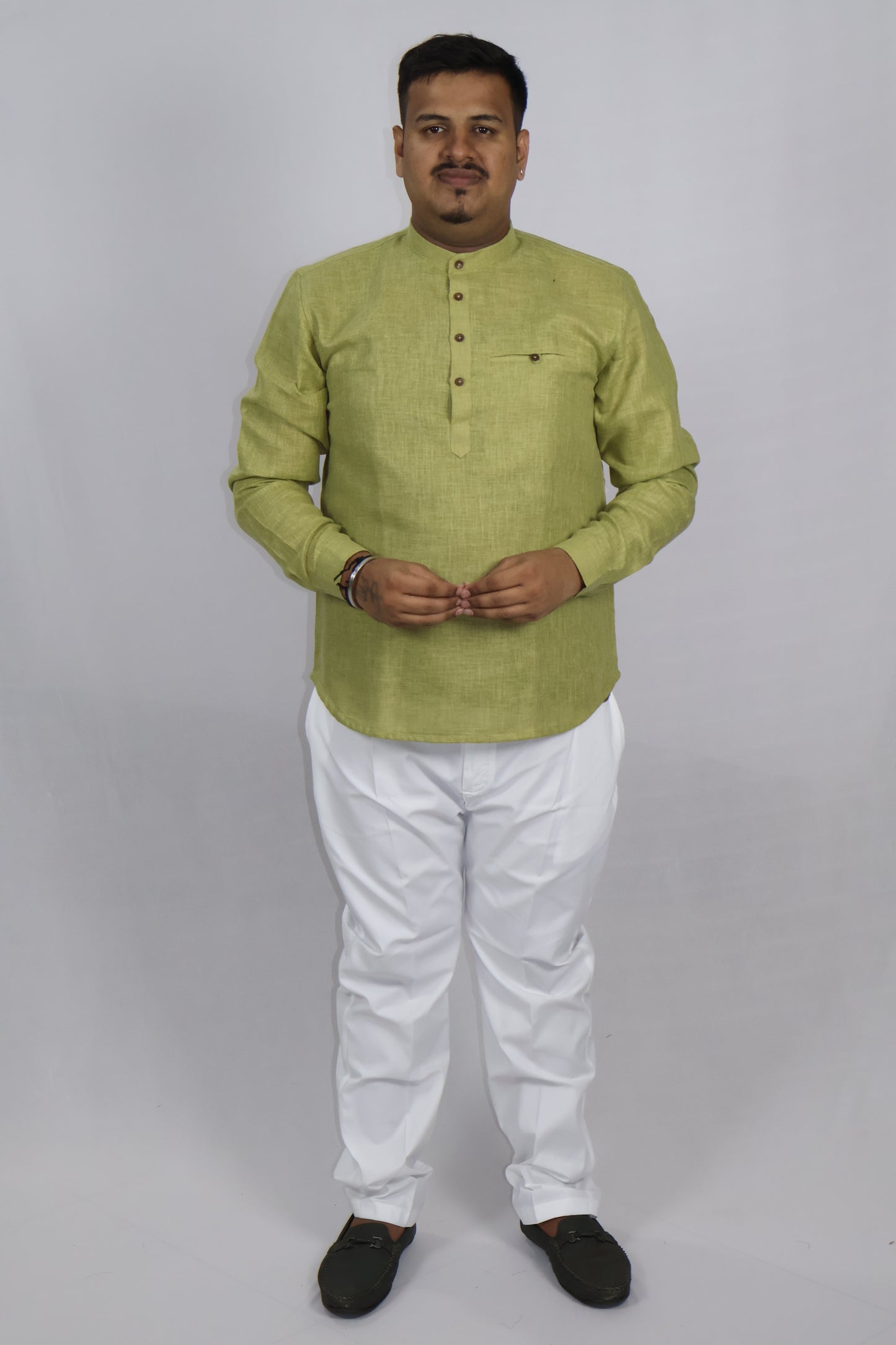 SHARPLINEN MEN'S FULL SLEEVE KURTA MEHENDI GREEN