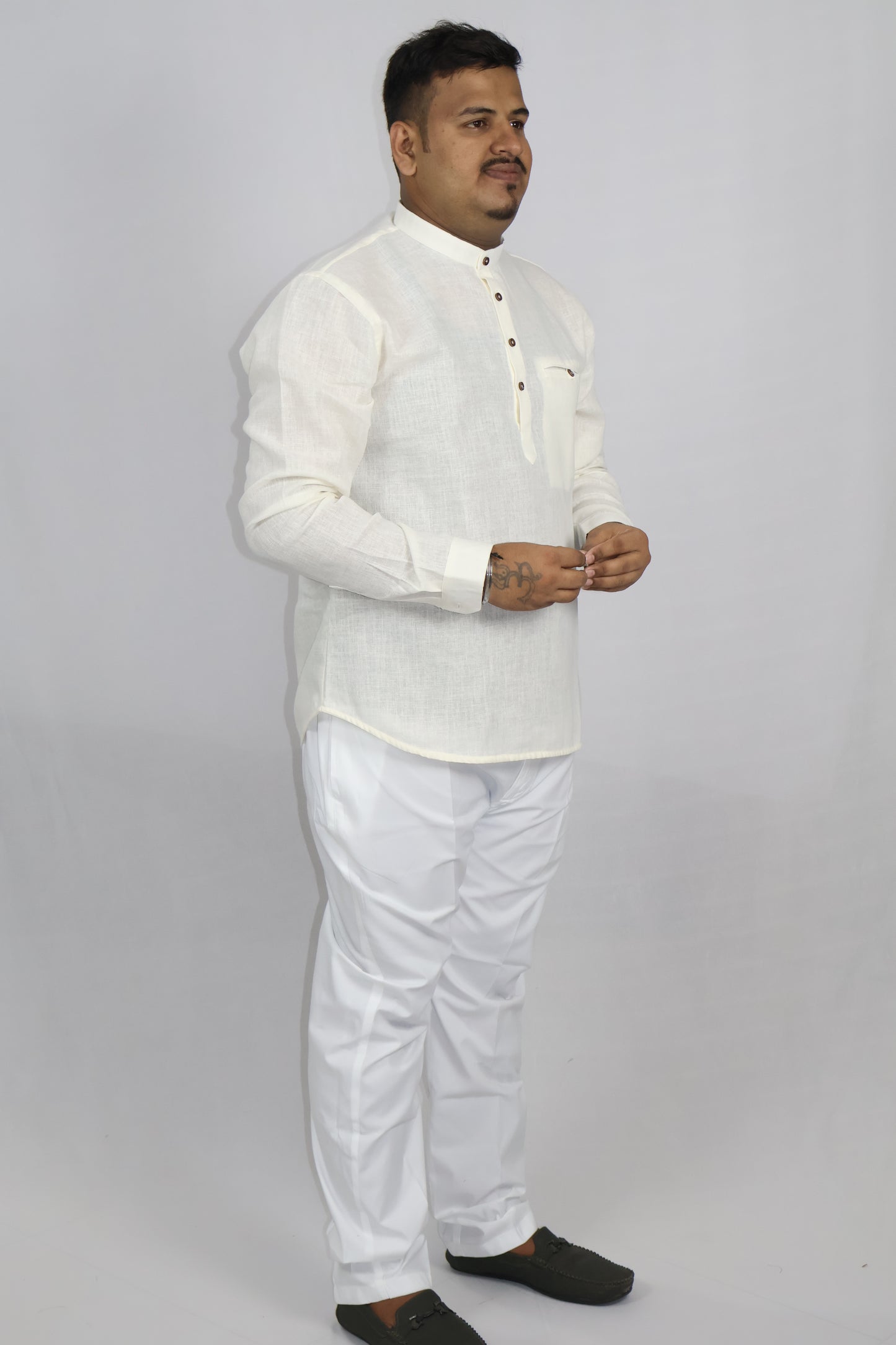 SHARPLINEN MEN'S FULL SLEEVE KURTA OFF WHITE
