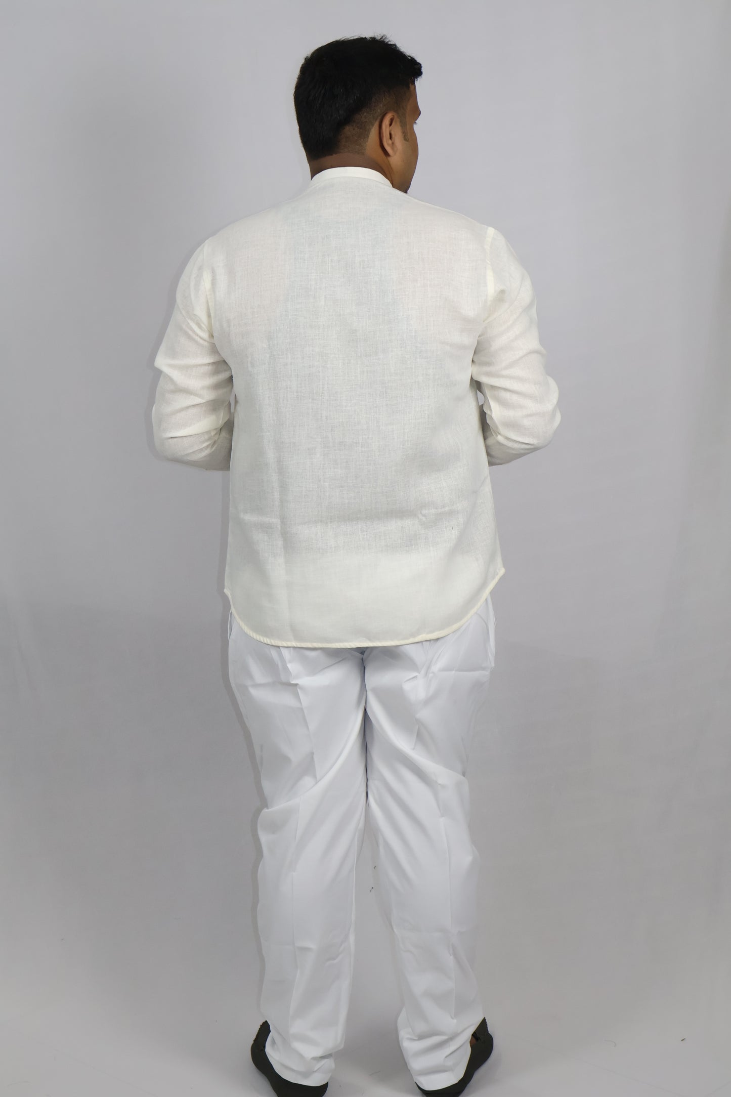 SHARPLINEN MEN'S FULL SLEEVE KURTA OFF WHITE