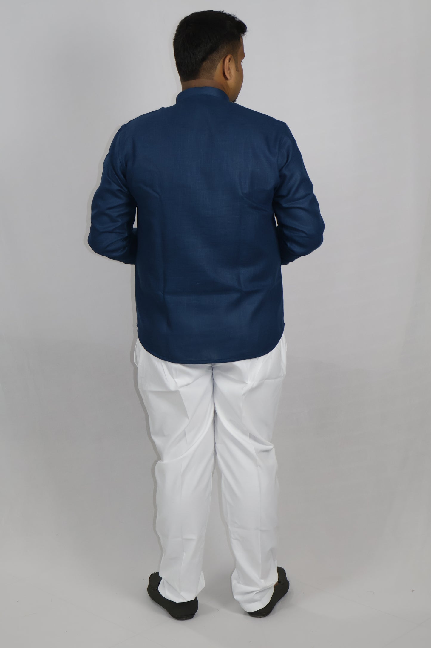 SHARPLINEN MEN'S FULL SLEEVE KURTA PEACOCK BLUE