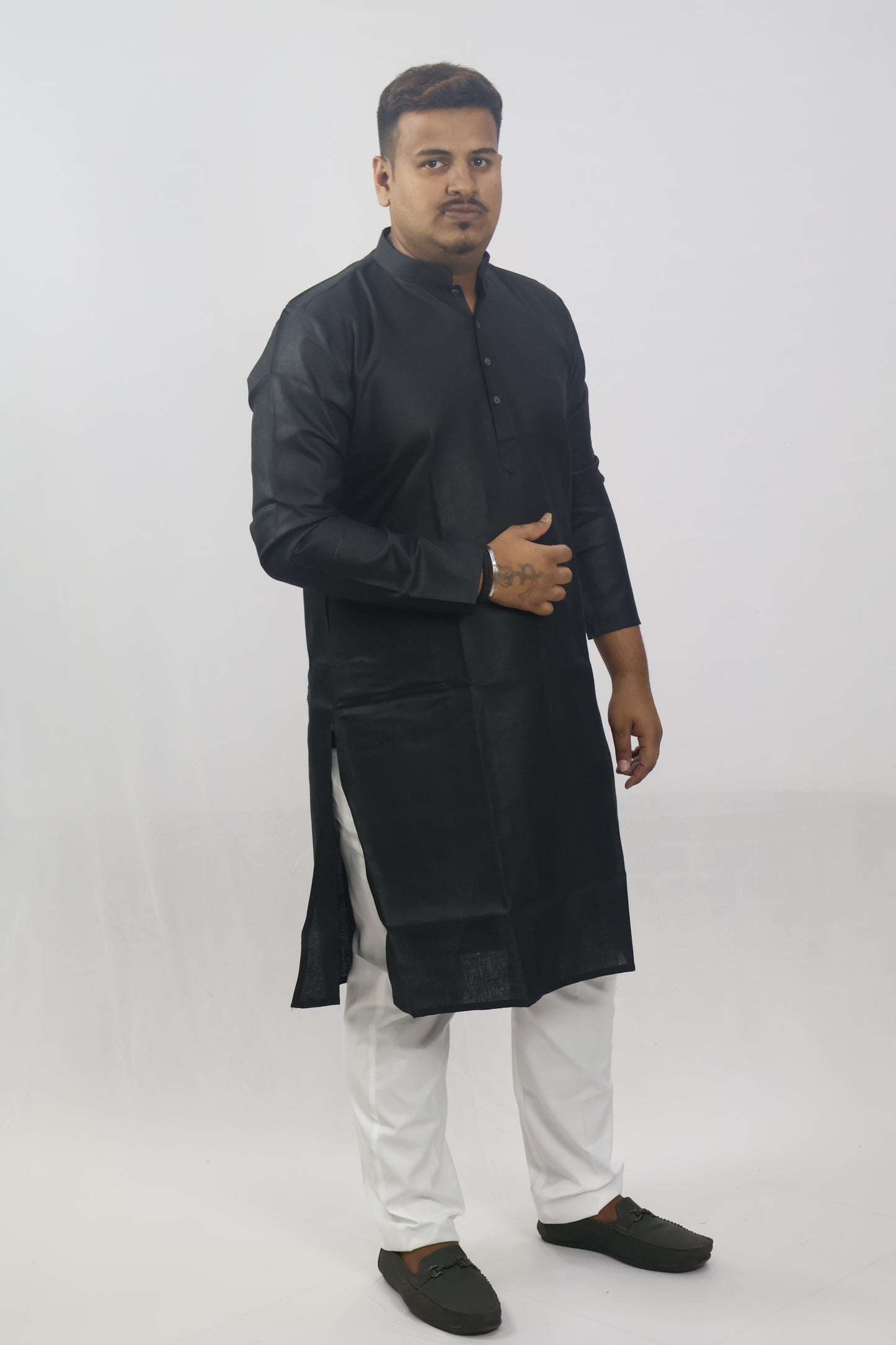 BLOSSOM MEN'S KURTA BLACK